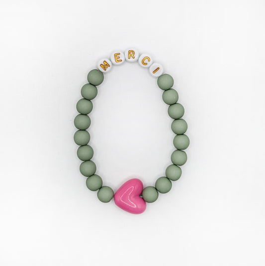Bracelet GAGA - Matcha mat, Blanc doré & Maxi coeur Fuchsia