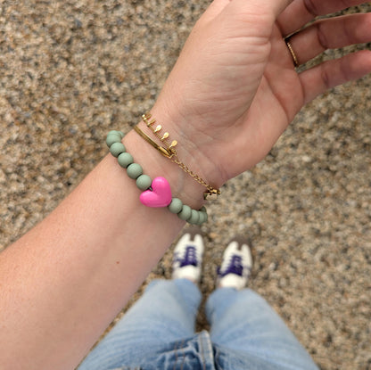 Bracelet GAGA - Matcha mat, Blanc doré & Maxi coeur Fuchsia