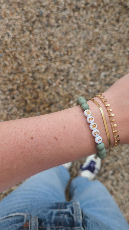 Bracelet GAGA - Matcha mat, Blanc doré & Maxi coeur Fuchsia